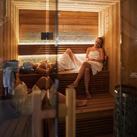 Hotel Orea Place Seno 4*