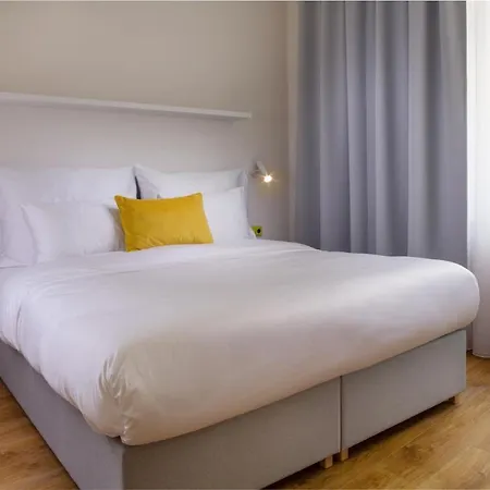 Orea Place Seno מלון 4*