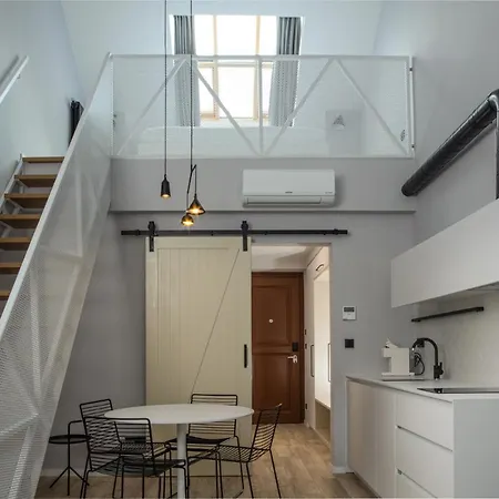 Orea Place Seno 酒店